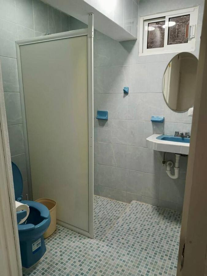 Cozy King Bed Ac Downtown Apartment